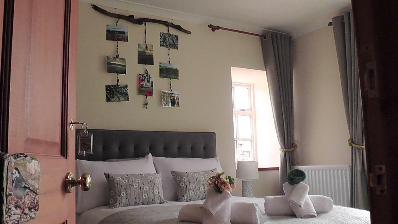 Wagtail Lodge Dinnet Dış mekan fotoğraf